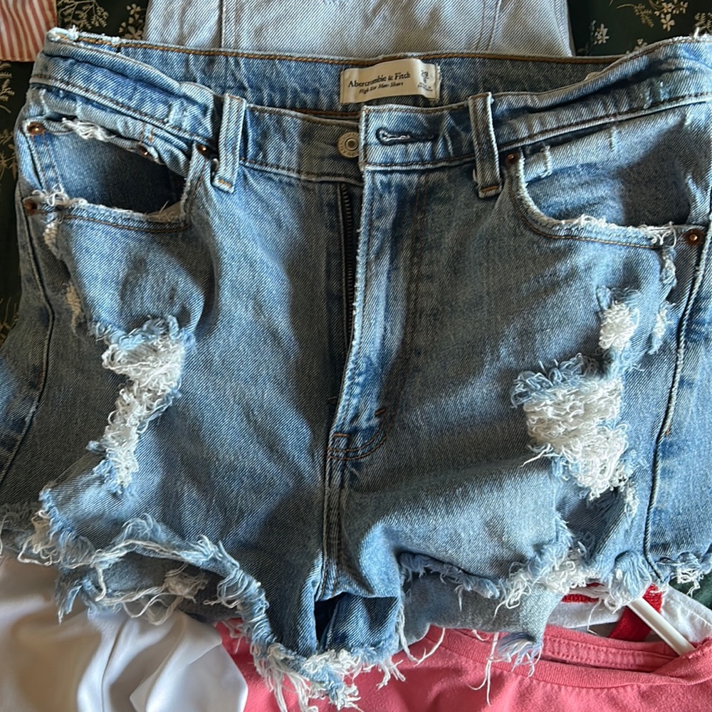 Abercrombie mom short